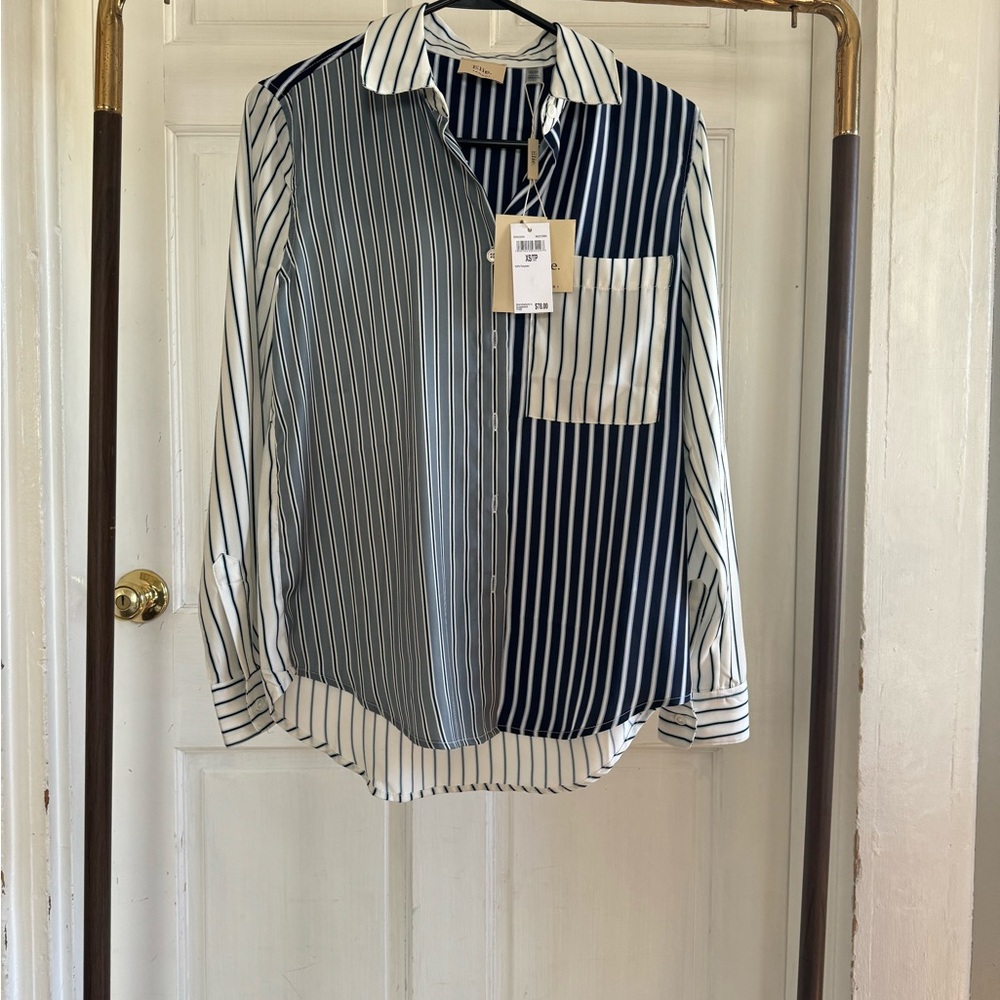 Elie Tahari Women's Blue and White Striped Button Down Shirt